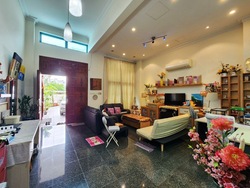 Charlton 18 (D19), Terrace #529538591